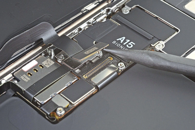 thay-pin-iphone-13-pro-max-6.jpg