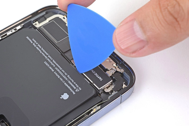thay-pin-iphone-13-pro-max-7.jpg